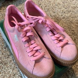 Women Puma shoes